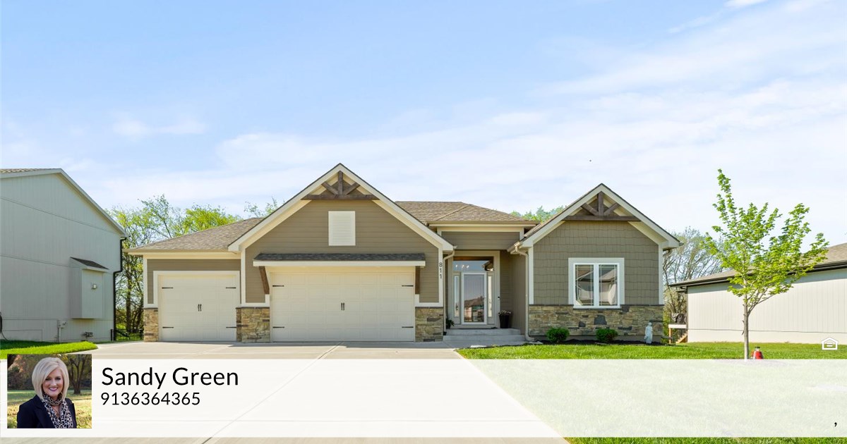 811 W Shawhan Pkwy, Lone Jack, MO 64086