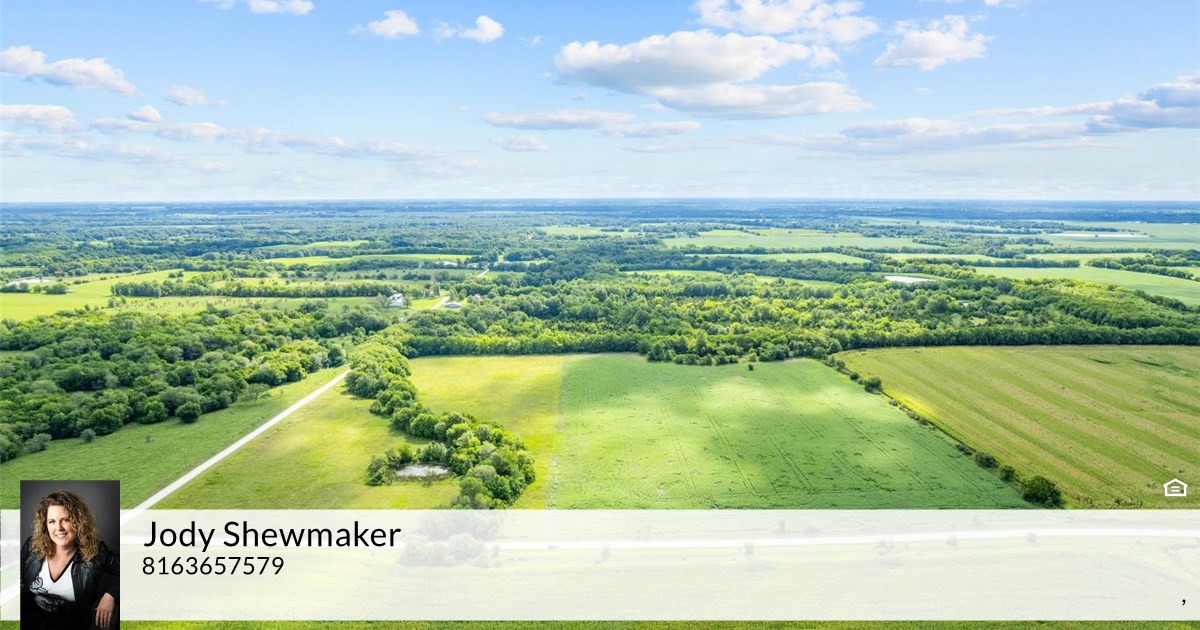 23800 S Staley Mound Rd, Pleasant Hill, MO 64080