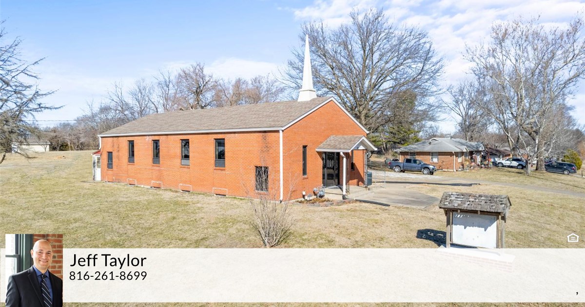 402 Port Arthur Rd, Trimble, MO 64492